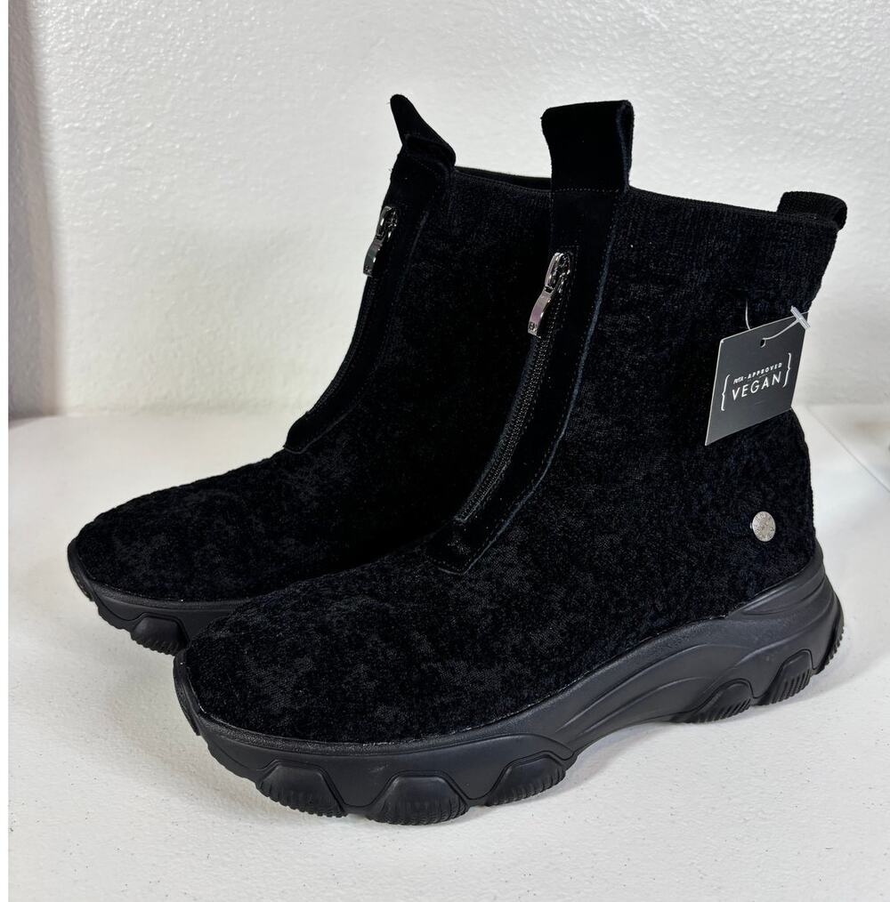 Bernie Mev NWT Women's Size US 7 (EU 38) Vegan Andy Pull-On Bootie Black Ankle